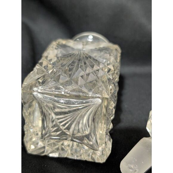 Vintage Cut Glass Perfume Bottle with Faceted Crystal Stopper – Ornate Vanity Dé - Picture 6 of 6